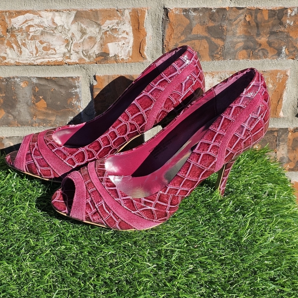 White House Black Market Burgundy Stiletto Heels, Size 7M